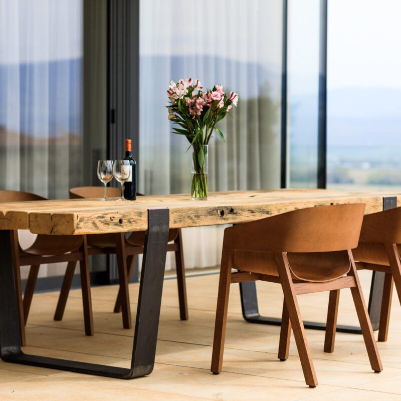 ZAKÁZKOVÉ JÍDELNÍ STOLY A LAVICE