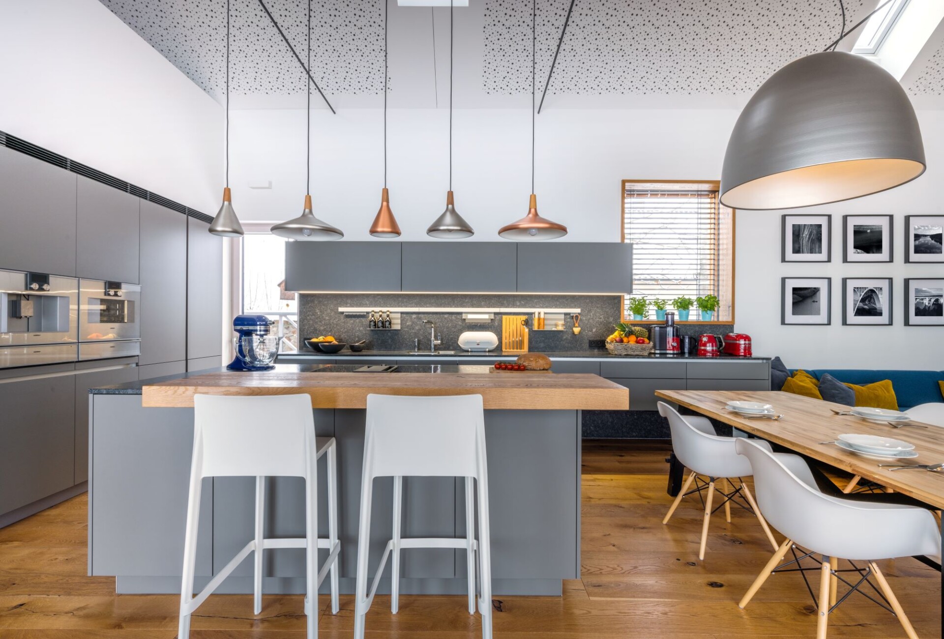 EGGERSMANN</br>
STRUKTUROVANÝ LAK / ŽULA