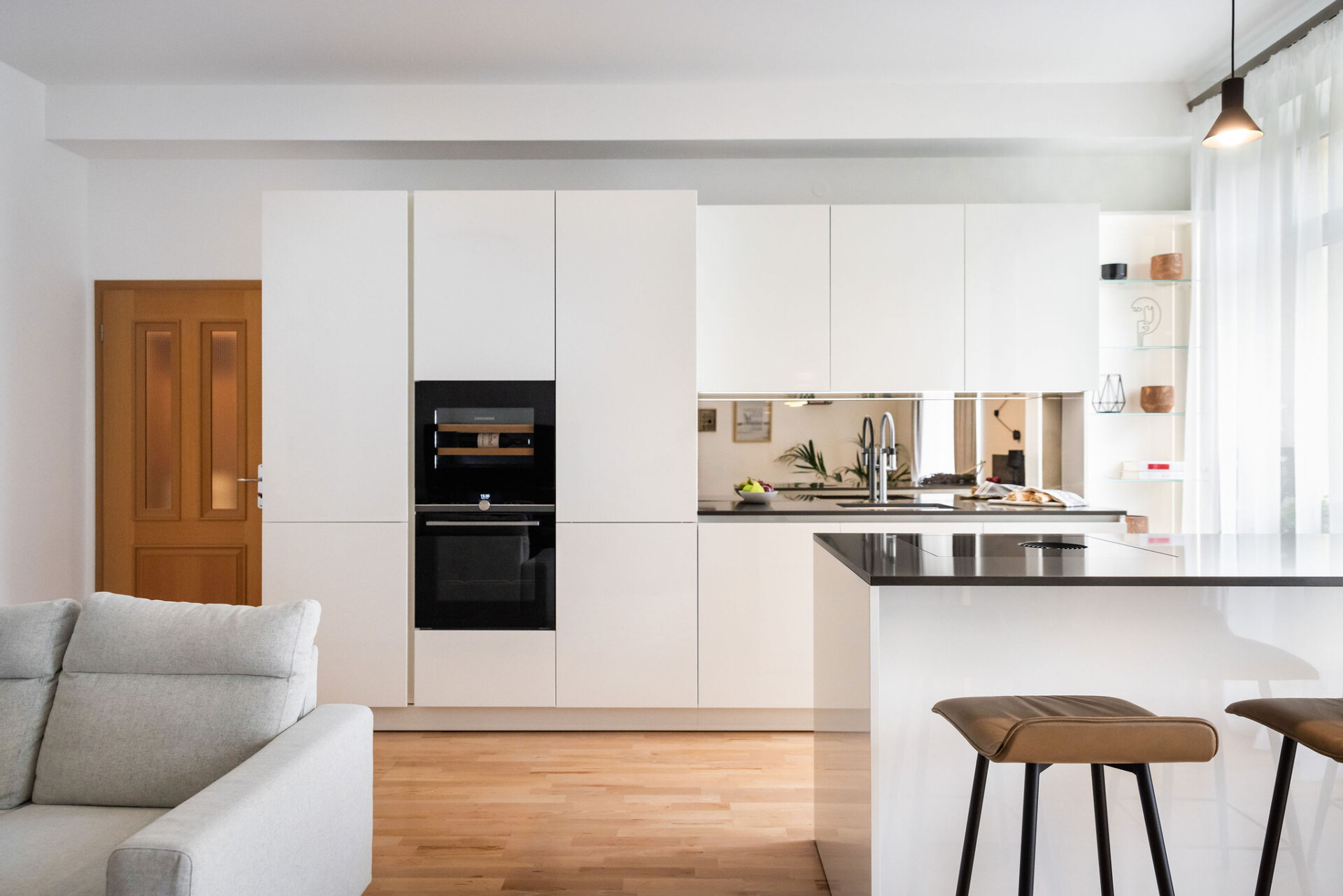 EGGERSMANN E-SIGN</br>
LAK VYSOKÝ LESK